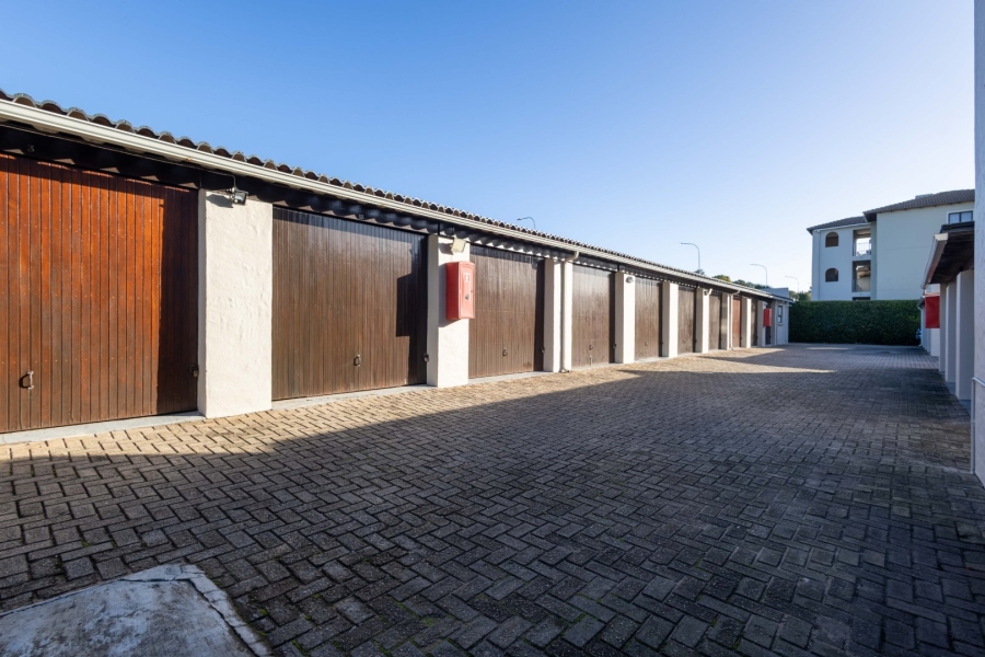 4 Bedroom Property for Sale in Bowtie Western Cape